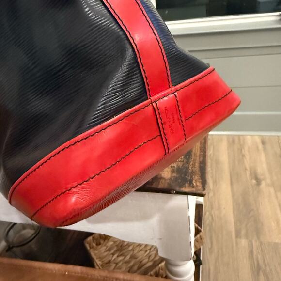 Vintage Louis Vuitton Black/Red Epi Noé Bucket Bag W/COA - Picture 15 of 16